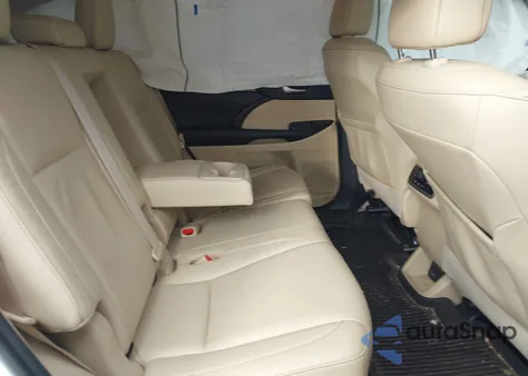 2018 Toyota Highlander Xle from USA, damaged, VIN 5TDJZRFH6JS880793